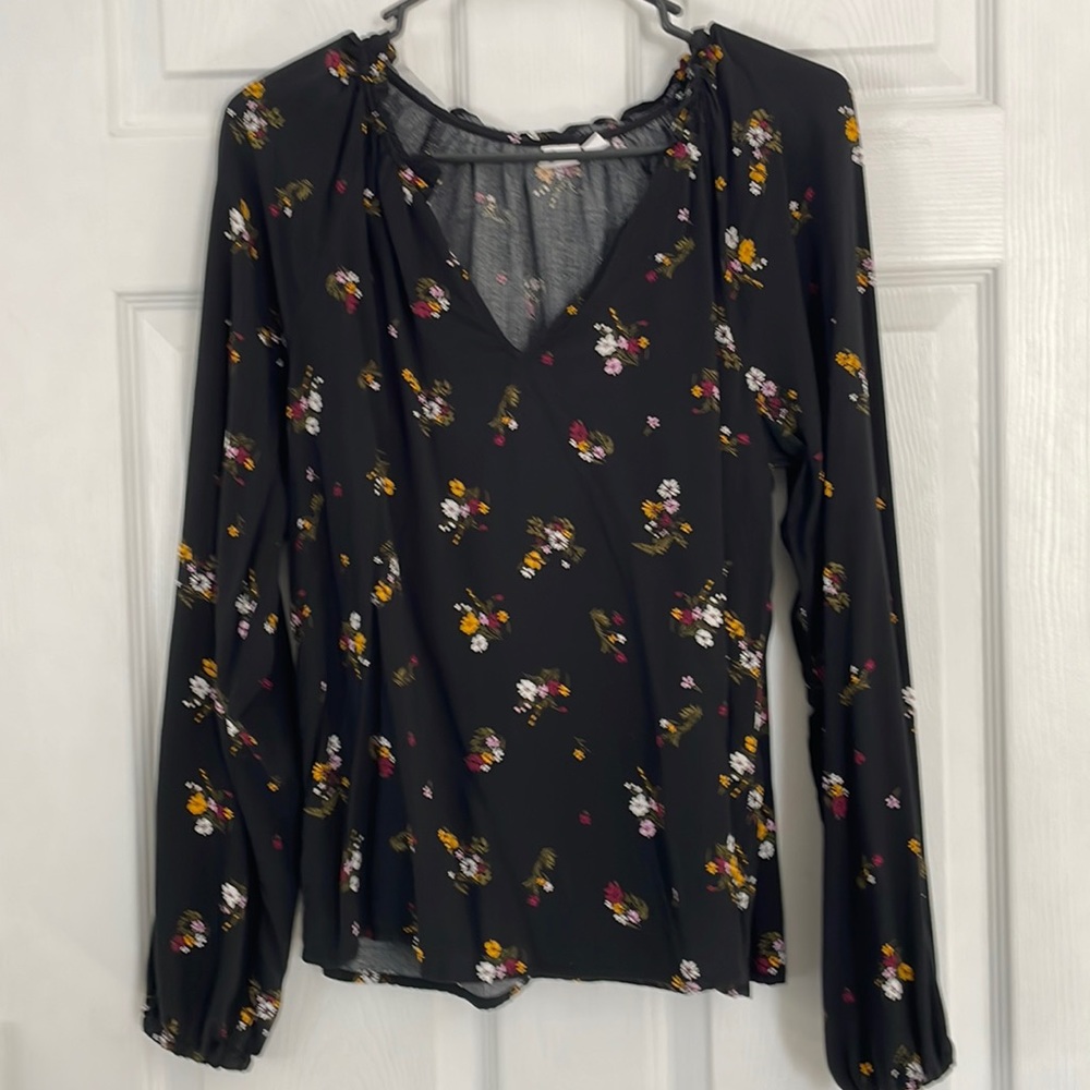 Gap flowy black floral shirt xs